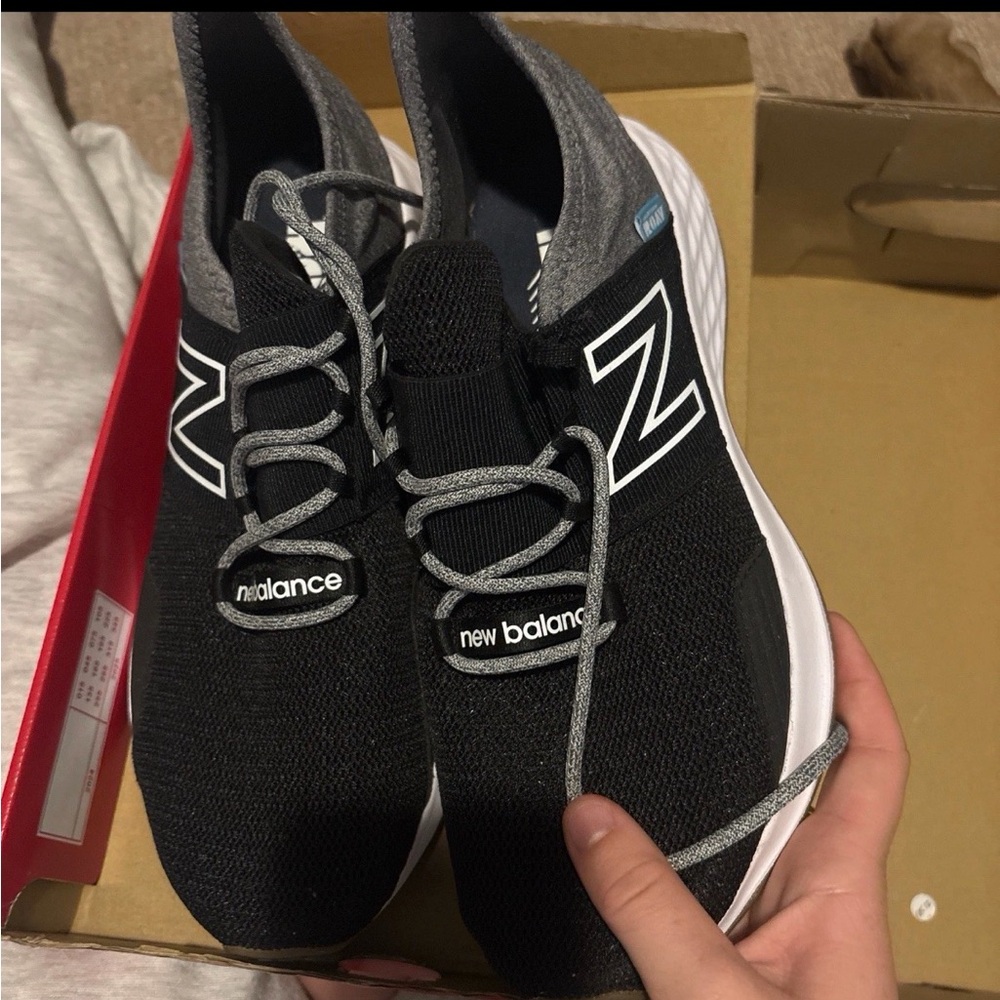 New Balance Black and Gray Shoe Box Label